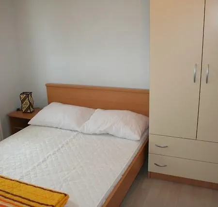 Διαμέρισμα Santo 1812 *