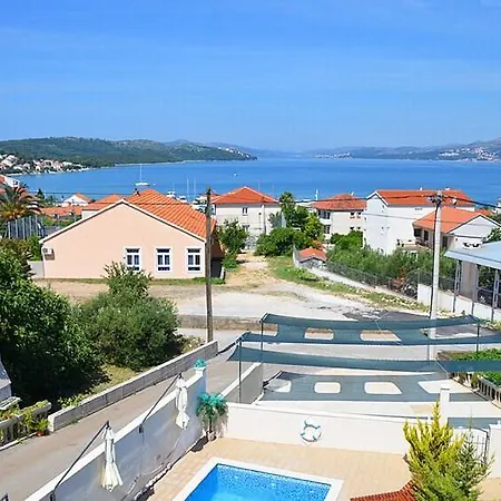 Διαμέρισμα Santo 1812 *